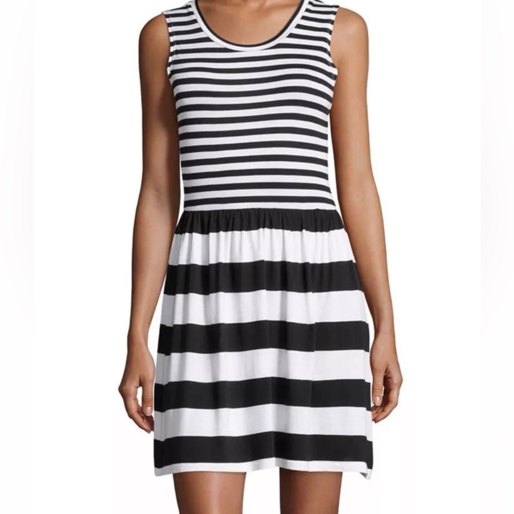 NWT Women's French Connection Blk/Wht Multi-Stripe A-Line Dress Sz 4